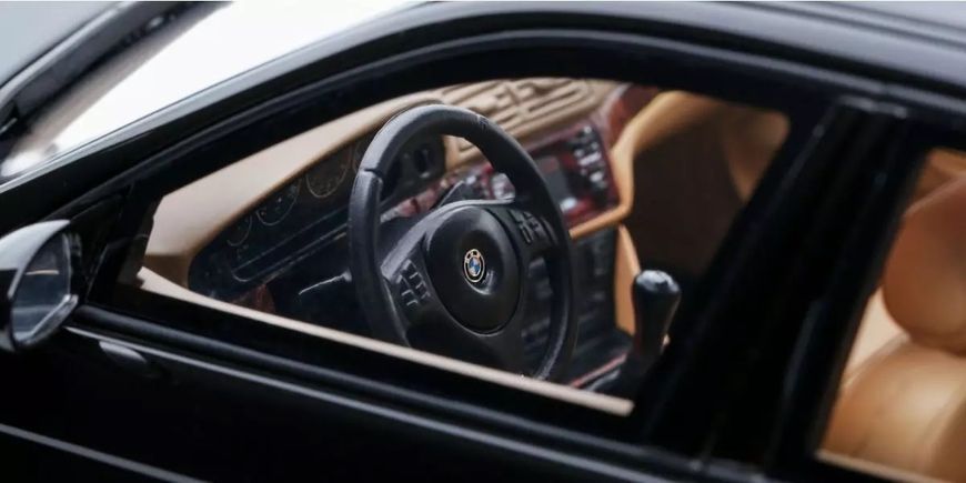 BMW M5 (E39) 2000 OT1338 фото
