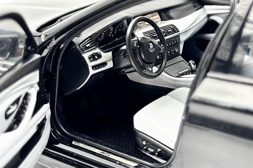 BMW M5 (F10) 2011 PA97015 фото