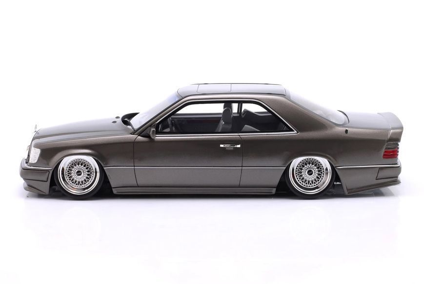 Mercedes-Benz C124 AMG Stance OT1241 фото