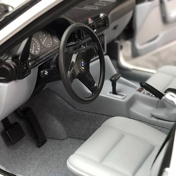 BMW 535i (E34) 1988 113024004 фото