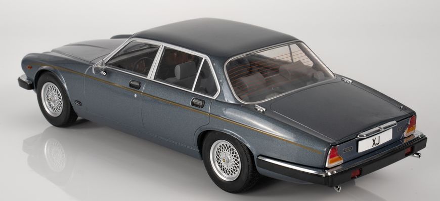 Jaguar XJ-6 (Series III) 1979 MCG 18177 фото