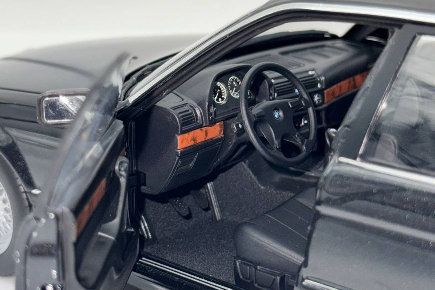 BMW 730i (E32) 1986 100023002 фото