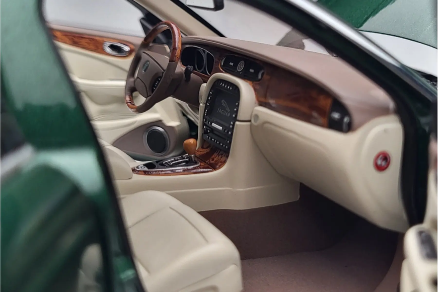 Jaguar XJ6 X350 Racing Green ALM810502 фото