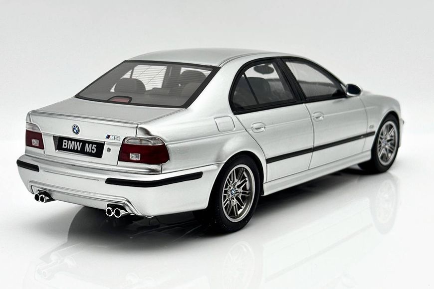 BMW M5 (E39) 2002 OT747 фото