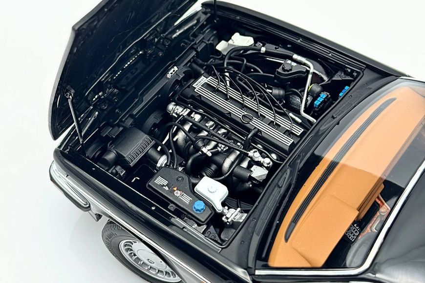 Jaguar Daimler XJ6 (XJ40) ALM810543 фото