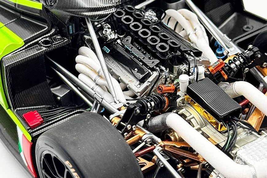Pagani Huayra R 2021 18012-GR фото